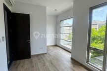 Disewakan Rumah Golf Island Pik