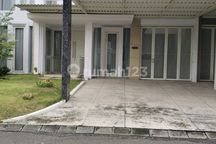 Disewakan Rumah Elegan 2 Lantai Perumahan Pakuwon Indah