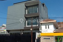 Dijual Rumah 3 Lantai Daerah Rungkut Menanggal Harapan