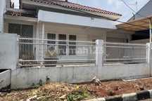 - Murah !! Dijual Cepat !! Rumah Siap Huni 10X25 Dibawah NJOP di Niaga Hijau Pondok Indah