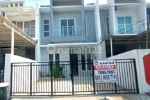 Murah !! Dijual Rumah Minimalis Jalan Besar 3 Mobil 6x19 di Imperial Gading Hadap Utara