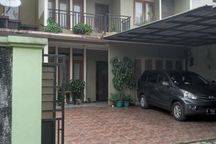 Rumah cantik dan asri di ciracas  cibubur jakarta timur harga nego