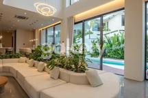 Brand New Luxury Djelantik Villa di Dewi Sri Legian di Jual