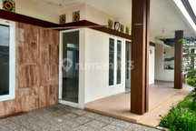 Disewakan Rumah Besar Siap Huni di Kadilangu Baki - Lokasi Nyaman & Strategis!