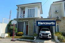 Rumah 2 Lantai Minimalis Siap Huni Di Cluster Elite Gentan Solo Dekat Solo Baru