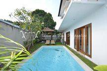 Bright 3BR Two-Storey Villa in Secure Compound with Gated Access & Security | Semi-Furnished | Minutes away to International Schools, Restaurants, Cafés & Nightlife – Kerobokan, Badung, Bali | LV 859