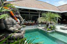 2br Stunning Villa, Fully Furnished, Spacious Livingroom, Located On Canggu Bali 