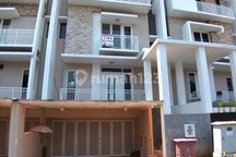 Rumah Sherwood Garden Bagus