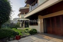 Rumah Luas Terawat Harga di Bawah NJOP di Kuningan Jaksel