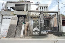 Rumah 2 Lantai di Solo Dekat Pasar Harjodaksino