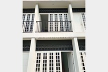 Rumah Modern Minimalis Akses 2 Mobil Fasilitas Premium di Kampung Tengah, Kramat Jati Jakarta Timur