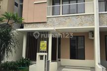 Dijual Cepat....Rumah Semi Furnished Bagus Siap Huni di Cluster Discovery Fiore Bintaro