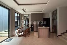 Dijual Rumah Navapark Dibawah 10 M, Ada Rooftop