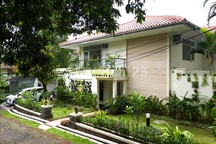 Harga Miring, Rumah Mewah, Bagus, Bersih, Terawat, 2 Lantai, Dalam Compound di Kemang, Cocok Utk Hunian Keluarga