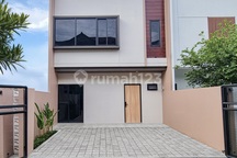 Rumah 2 Lantai, Siap Huni Dekat Kampus UI, Stasiun & Mall