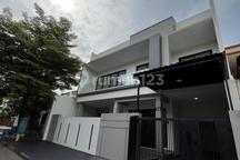 Rumah Bagus Luas Asri Siap Huni Di Puspita Loka Bsd