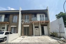 Rumah Baru Gress 2 Lt Greenland Residence Garbera. Murah Banget