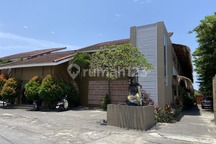 Kompleks Villa Dan Apartemen Seminyak