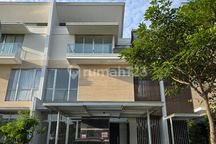 Rumah Golf Island Cluster Chopin, Kunci Ready Harga Nego