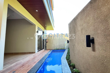 Disewakan Rumah Villa Semi-Furnished Modern dengan Private Pool | 2 KT di Batubulan, Bali LT 100 m2
