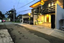 RUMAH MEWAH FULLY FURNISHED DEKAT STADION MAGUWOHARJO SLEMAN