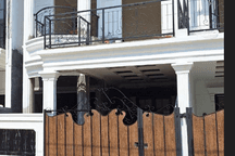 Rumah 2 Lantai Akses di Dalam Grand Depok City