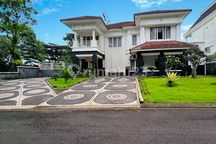 Sentul City Mediterania 2 . Rumah Mewah 2 Lantai Bagus . View Golf. SHM