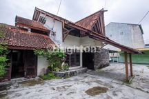 Rumah 2 lantai