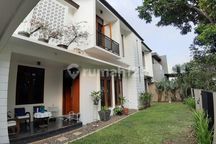 Rumah Murah di Bintaro Sektor 9 Ada Taman Belakang Terbuka Lokasi Premium