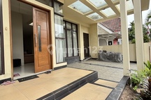 Rumah Murah di BSD 2 Lantai Ada Kolam Renang Lokasi Bebas Banjir