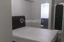 Apartment unit studio green pramuka city full furnished tower lama baca deskripsi 