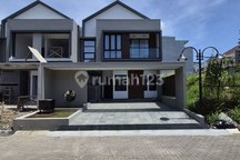 Hunian Rumah Asri Modern Tropis Skandinavia dan Mewah di Sayap Setiabudhi, Gegerkalong, Bandung Utara.