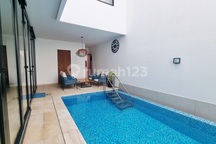 Turun Harga ..villa Cantik Modern Style Dengan Lingkungan Elite Hotel2 Berbintang Dan Villa2 Di Central Seminyak Jalan Cendrawasih , Petitenget Seminyak.. Dekat Shishi Night Club 