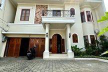 DISEWAKAN RUMAH SIAP HUNI AREA KEMANG, JAKARTA SELATAN 
