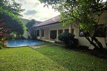 HOUSE FOR RENT WITH NICE GARDEN SWIMMING POOL BIG VERANDA IN KEMANG 