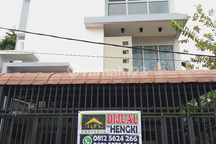 Jual Rumah 3 Lantai Furnish Siap Huni Harga Murah