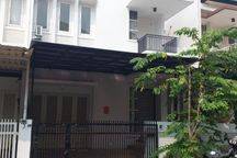 Disewakan Rumah Modern Siap Huni di Permata Buana Jakarta Barat