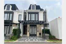 Rumah Klasik di The Springs Gading Serpong, Lingkungan Asri