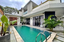 2 Bedroom Villa Minimalist Modern Style In Central Kerobokan