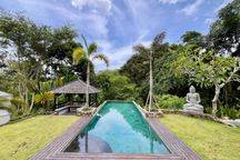 Discover A Hidden Gem 5 Bedrooms A Colonial modern Tropical Retreat , River View And Junggle Location At Munggu Canggu 