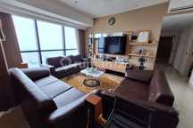 Apartement The Peak 3 Br Private Lift, Tunjungan Plaza, Surabaya