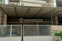 Rumah di Manyar Tirtoasri, (Perumahan Tompotika) Surabaya Timur.