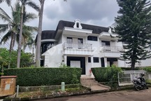 Rumah Mewah Bintaro Cluster River Park Bintaro Sektor 8 Pondok Aren Tangerang Selatan LT 357M2 Murah Cash Only