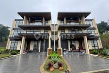 Dijual Rumah Mewah Baru 3 Lantai Modern Tropical View Langsung Golf Lokasi Strategis di Bogor