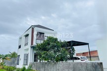 Rumah Modern Minimalis Pinggir Jalan View Sawah di Kota Mataram