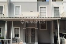 Rumah Bagus Semi Furnished Sudah Renov di Cluster Alicante Gading Serpong