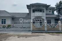 Disewakan Rumah Tinggal Siap Huni 2 Lantai Di Dekat Jalan Soekarno Hatta