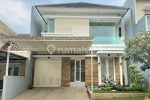 Rumah Minimalis 2 Lt Murah Citraland Depan Dekat Pakuwon
