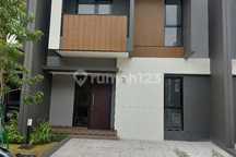 Di sewakan rumah bagus 2 lantai di cluster regia scg summarecon crown gading bekasi
