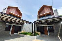 Rumah Ready 2 Lantai | 5 Menit ke Tol Cimanggis | Free Biaya-Biaya | Bebas Banjir | Sisa Tanah Luas | Tanpa DP